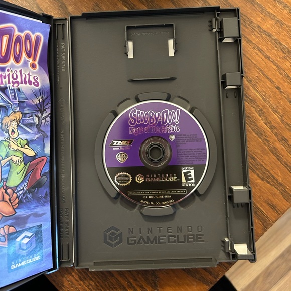 Scooby-Doo! : Night of 100 Frights GameCube Game - Picture 2 of 2